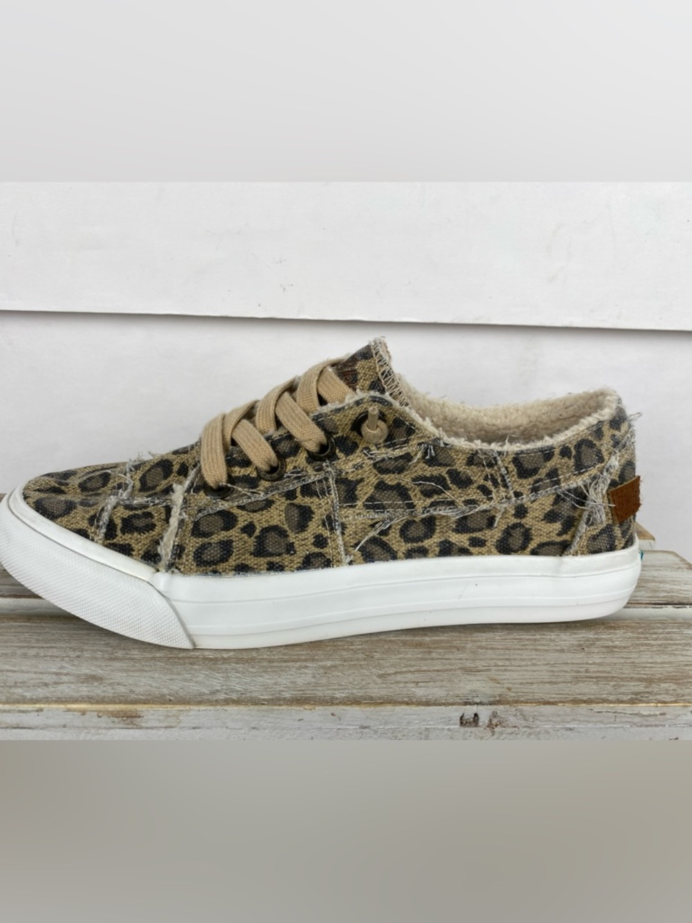 Blowfish Malibu Women's Marley Slip-On Sneaker distressed leopard print Sz 7.5-8